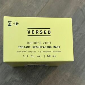 Never opened- Versed Doctor's Visit Instant Resurfacing Mask - Bright Yellow